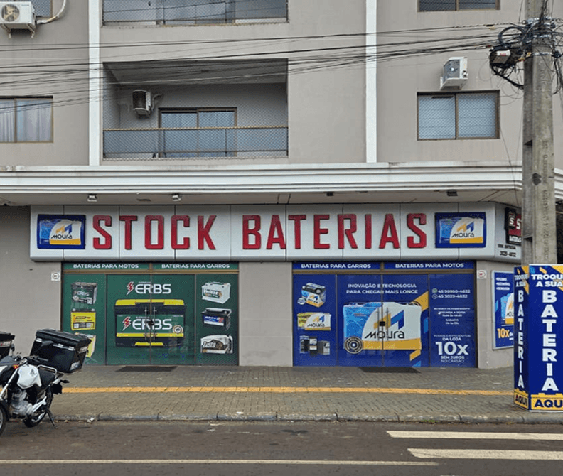 Fachada da loja Stock Baterias em Foz do Iguaçu